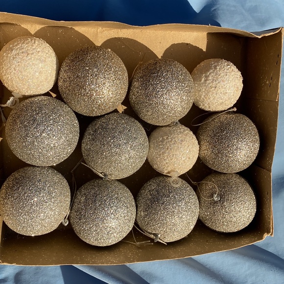 Christmas Glitter Silver, White Ornaments Vintage - 12 Unbreakable - Picture 4 of 6